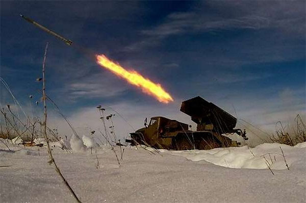 Російські окупанти розстріляли з систем залпового вогню Новолуганське