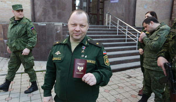 Російська влада форсує паспортизацію українців-контрактників 1-го і 2-го АК 8-ї армії РФ