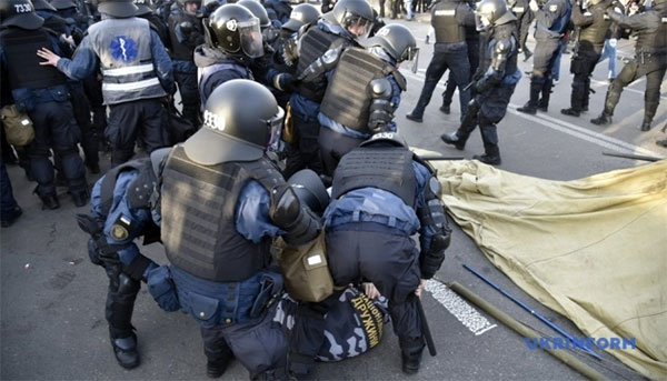 Протести під Радою: поліція затримала 26 учасників акцій