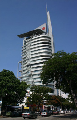 Вежа UMNO до руйнації щогли