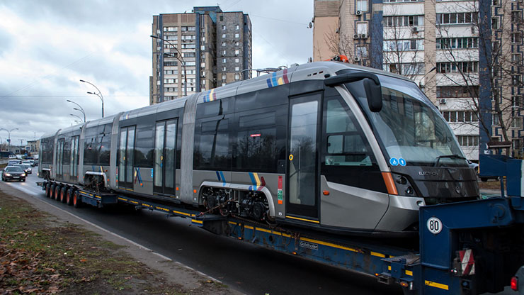 Кияни скоро отримають перший сучасний трамвай від «Електрона» - він вже доставлений до столиці