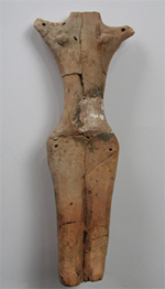 Жіноча статуетка "Оранта". 
Трипільська культура (кін. IV тис. до н.е.) 