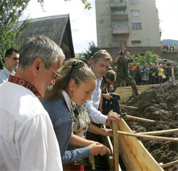 Президент особисто контролює відновлювальні роботи Президент особисто контролює відновлювальні роботи