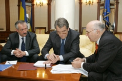 Президет сповнений оптимізму: гривні далі падати нікуди Президет сповнений оптимізму: гривні далі падати нікуди