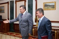 Банкова назбирала “ініціативну групу” проти Онопенка Банкова назбирала “ініціативну групу” проти Онопенка