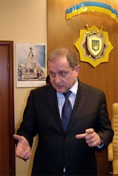 Могильов визнав, що половина злочинних посягань на журналістів залишається безкарними Могильов визнав, що половина злочинних посягань на журналістів залишається безкарними