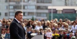 Свято знань з Януковичем і “Беркутом” Свято знань з Януковичем і “Беркутом”