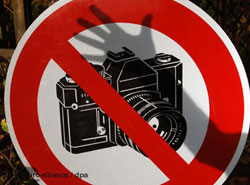 Відкритість влади. Азаров не пускає журналістів на засідання уряду Відкритість влади. Азаров не пускає журналістів на засідання уряду