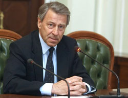 Опозиція вимагає негайного розгляду законопроекту Януковича Опозиція вимагає негайного розгляду законопроекту Януковича