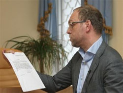 Власенко радить Пшонці зайнятися судимостями Януковича Власенко радить Пшонці зайнятися судимостями Януковича