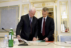 З віртуального світу. Локомотив Хорошковський врятує уряд проФФесіоналів З віртуального світу. Локомотив Хорошковський врятує уряд проФФесіоналів