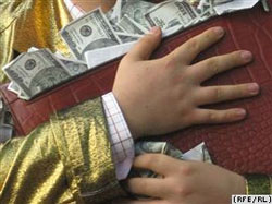 У “бідних” чиновників трапляються напади амнезії при покупках вартістю за 150 тис. грн. У “бідних” чиновників трапляються напади амнезії при покупках вартістю за 150 тис. грн.