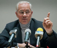 Віртуальна реальність. Неврожай не заважає Азарову обіцяти дешеві продукти Віртуальна реальність. Неврожай не заважає Азарову обіцяти дешеві продукти