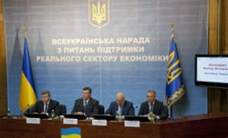 З віртуального світу. Ні Хорошковський, ні гарант не мають уяви на яку суму виживають мільйони українців З віртуального світу. Ні Хорошковський, ні гарант не мають уяви на яку суму виживають мільйони українців