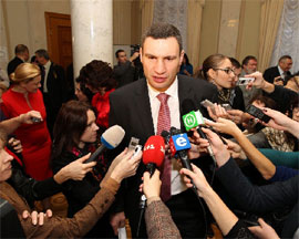 Кличко запевняє, що його фракція зробить все, щоб тушки опинилися поза парламентом Кличко запевняє, що його фракція зробить все, щоб тушки опинилися поза парламентом