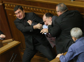 Опозиція звернулася до ГПУ з заявою про побиття нардепа Опозиція звернулася до ГПУ з заявою про побиття нардепа