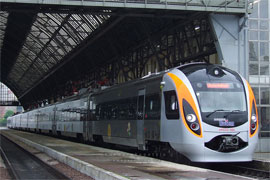 Чергове “покращення” від проФФесіоналів: “Укрзалізниця” скасувала популярні нічні потяги Чергове “покращення” від проФФесіоналів: “Укрзалізниця” скасувала популярні нічні потяги