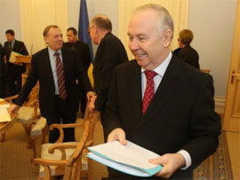 Кому закон не писаний? Рибак підпише законопроекти, «проголосовані» у кінозалі