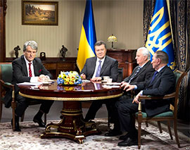 Кравчук переконаний, що бити мирних демонстрантів неприпустимо Кравчук переконаний, що бити мирних демонстрантів неприпустимо