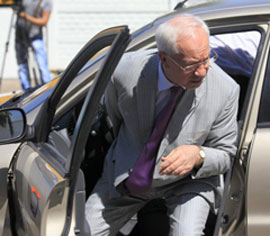 Президент доручив уряду переробити закон про утилізаційний збір Президент доручив уряду переробити закон про утилізаційний збір