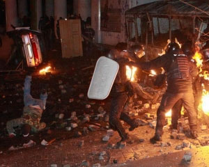 Міліція заявляє, що затримала 50 мітингувальників Міліція заявляє, що затримала 50 мітингувальників