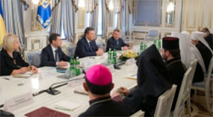 Президент Янукович пояснив главам церков закон сили Президент Янукович пояснив главам церков закон сили