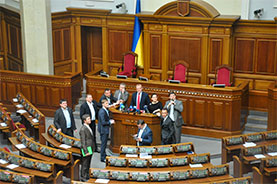 Нардепи вирішили працювати до прийняття закону про амністію Нардепи вирішили працювати до прийняття закону про амністію