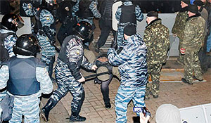 МВС пропонує розширити арсенал спецзасобів для боротьби з демонстрантами МВС пропонує розширити арсенал спецзасобів для боротьби з демонстрантами