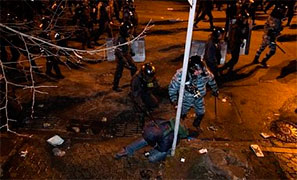 Захарченко заявляє, що деякі журналісти провокували силовиків. Чим? Захарченко заявляє, що деякі журналісти провокували силовиків. Чим?