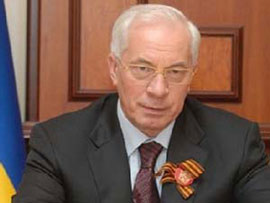 Своя рука - владика: Азаров призначив собі надмірну пенсію Своя рука - владика: Азаров призначив собі надмірну пенсію